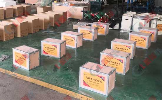 90臺手持50鉆機(jī)風(fēng)煤鉆來一場說走就走的旅行