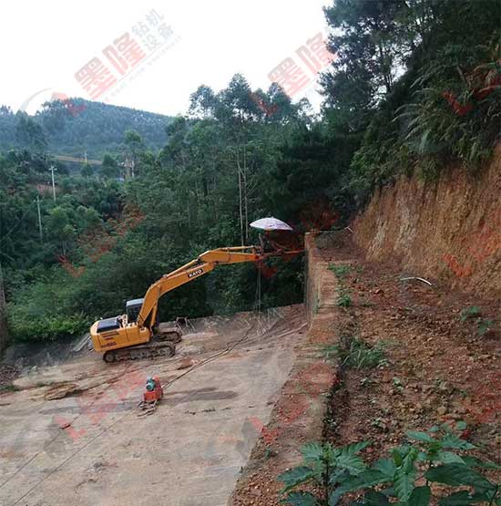 墨隆液壓錨桿鉆機護坡打孔